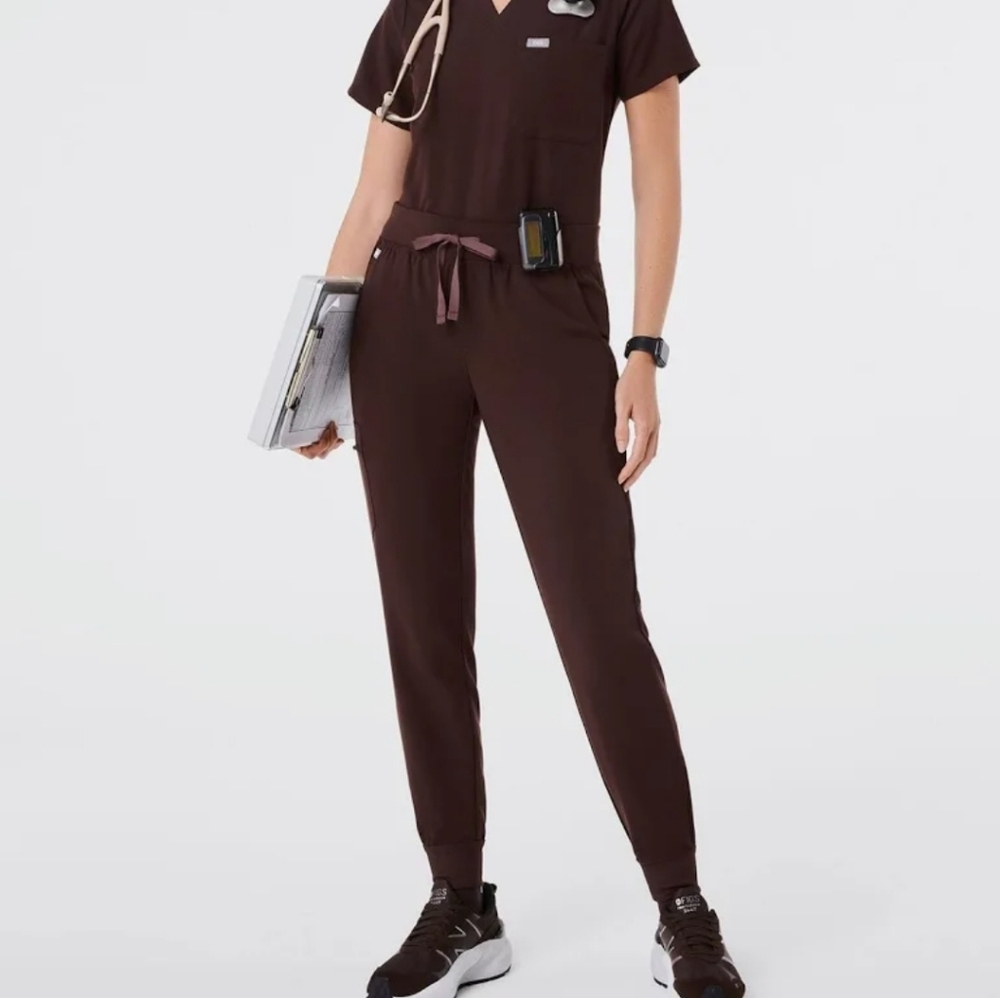 Figs Expresso HW Zamora Joggers. Size M